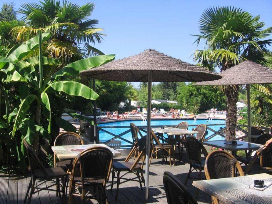 Kampaoh Mezos Hotel Luaran gambar