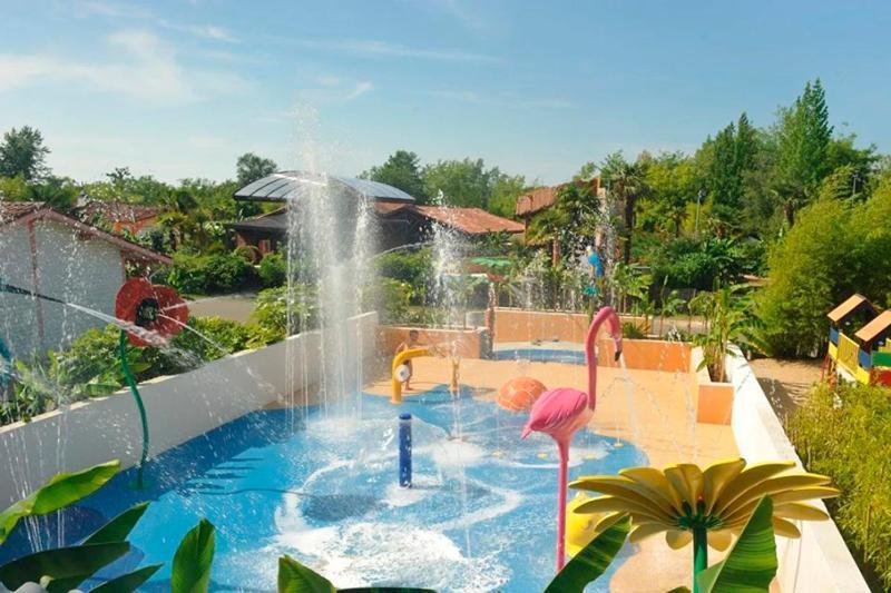 Kampaoh Mezos Hotel Luaran gambar